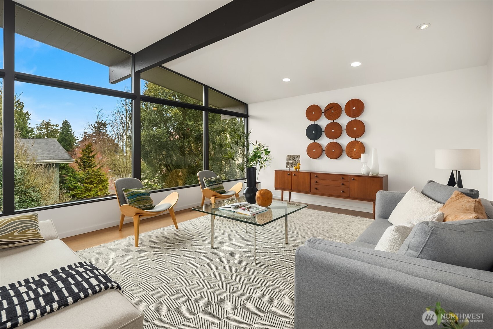 3055 44th Avenue W, Seattle, WA 98199