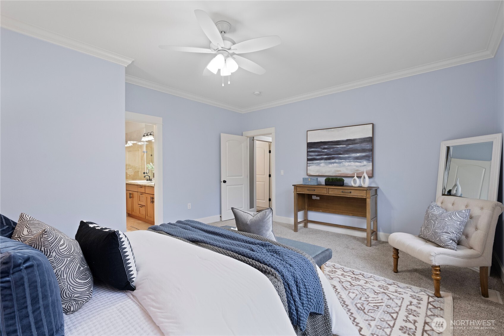 12411 NE 108th Place , Kirkland, WA 98033-4654