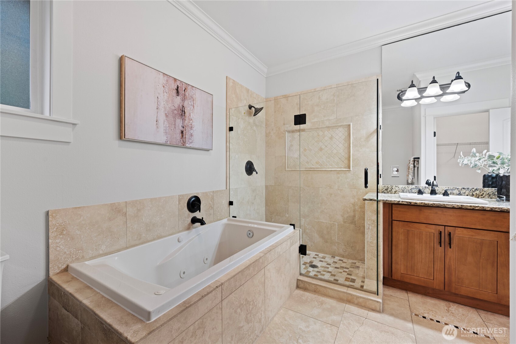 12411 NE 108th Place , Kirkland, WA 98033-4654