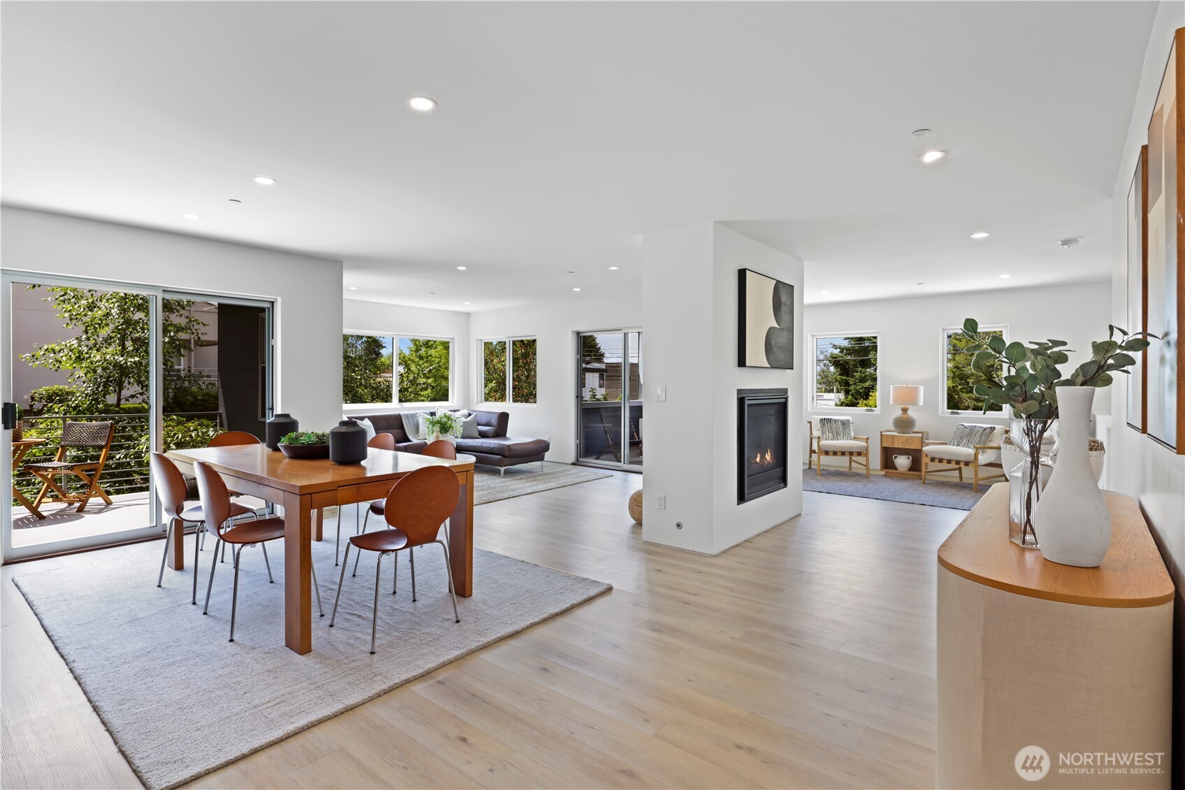 6304 Lakeview Drive , Kirkland, WA 98033