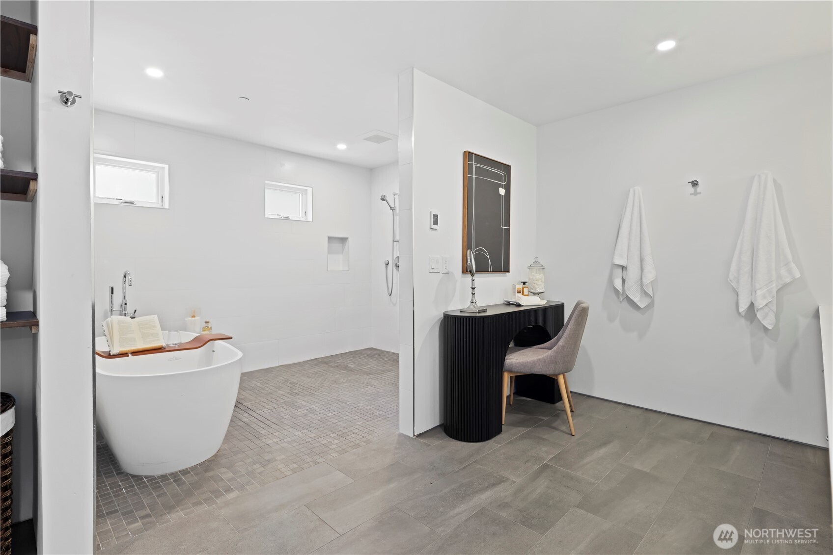 6304 Lakeview Drive , Kirkland, WA 98033