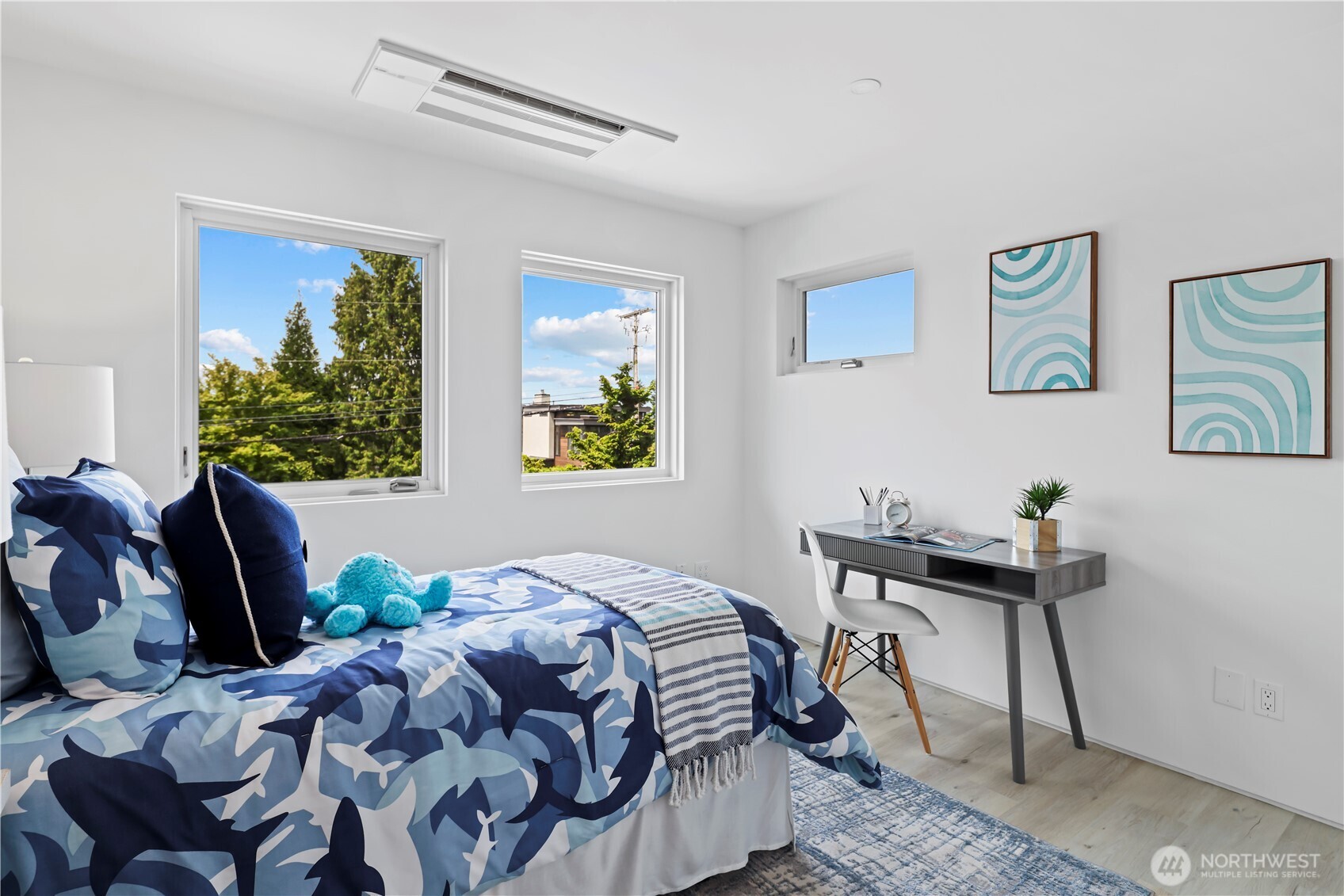 6304 Lakeview Drive , Kirkland, WA 98033