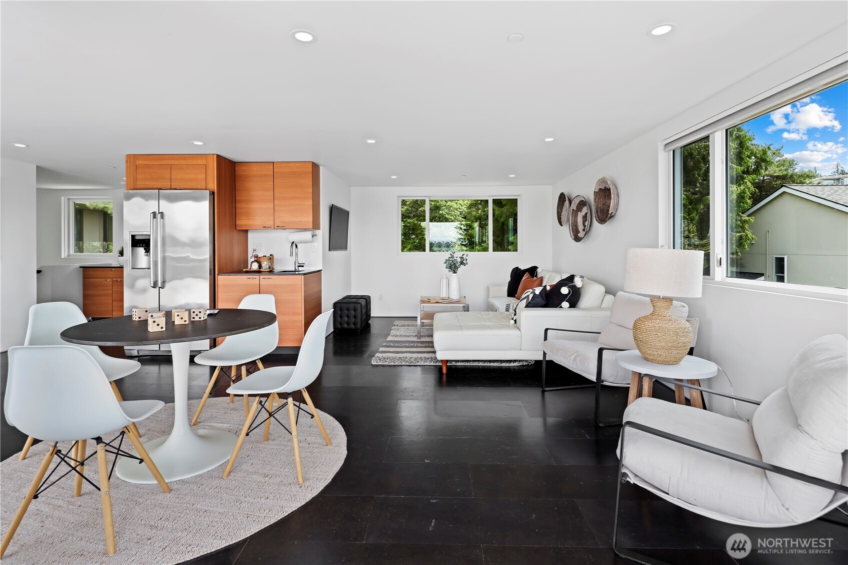 6304 Lakeview Drive , Kirkland, WA 98033