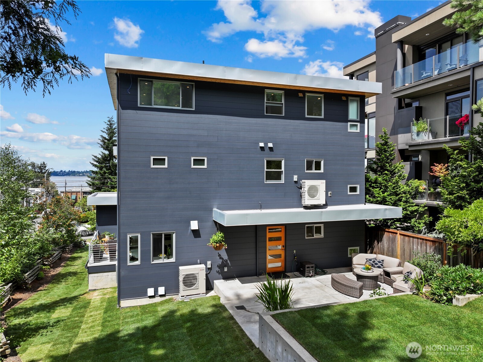 6304 Lakeview Drive , Kirkland, WA 98033