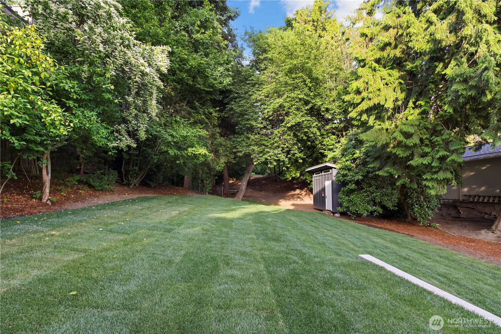 6304 Lakeview Drive , Kirkland, WA 98033