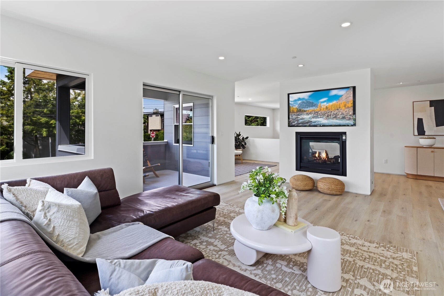 6304 Lakeview Drive , Kirkland, WA 98033