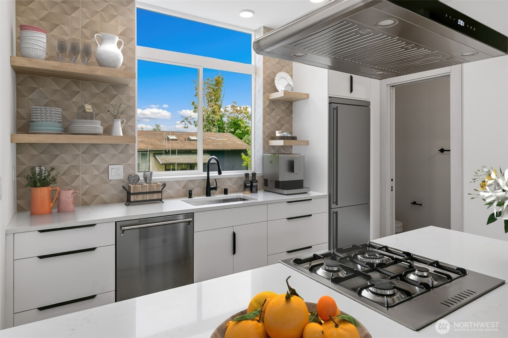 7560 43rd Avenue S, Seattle, WA 98118