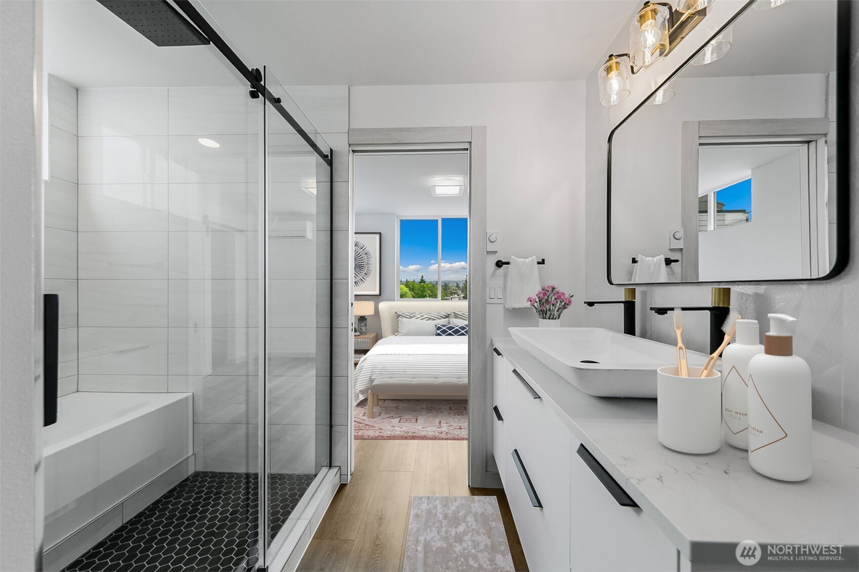 7560 43rd Avenue S, Seattle, WA 98118