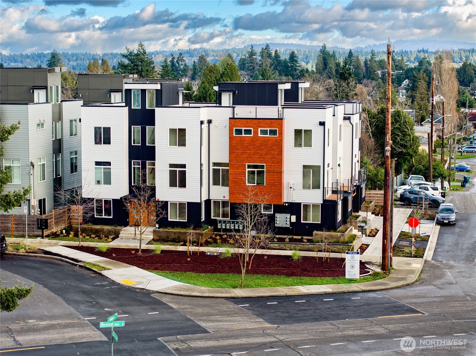 7560 43rd Avenue S, Seattle, WA 98118