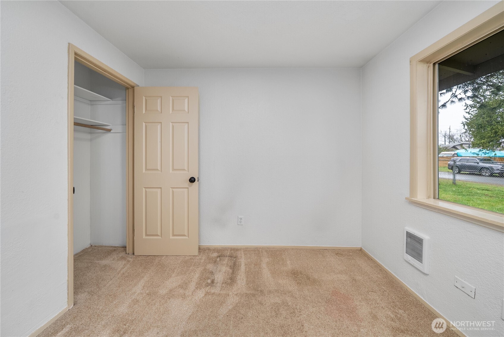 6621 S Pine Street , Tacoma, WA 98409