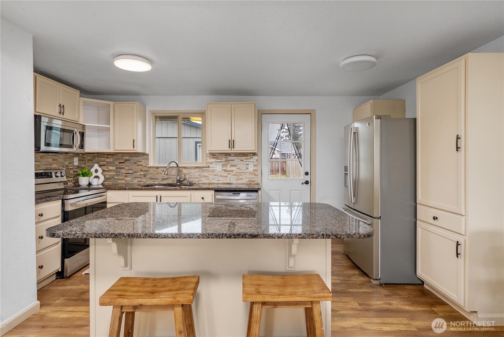 6621 S Pine Street , Tacoma, WA 98409