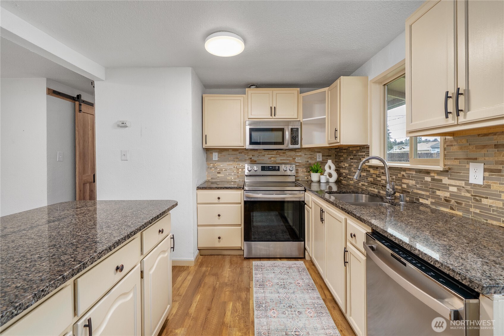 6621 S Pine Street , Tacoma, WA 98409