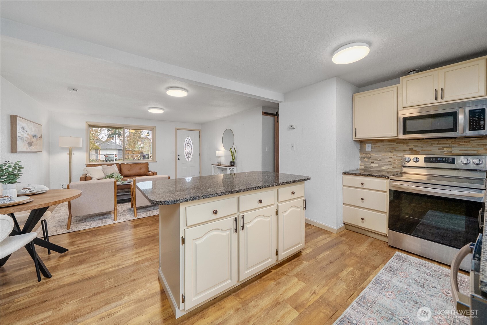 6621 S Pine Street , Tacoma, WA 98409