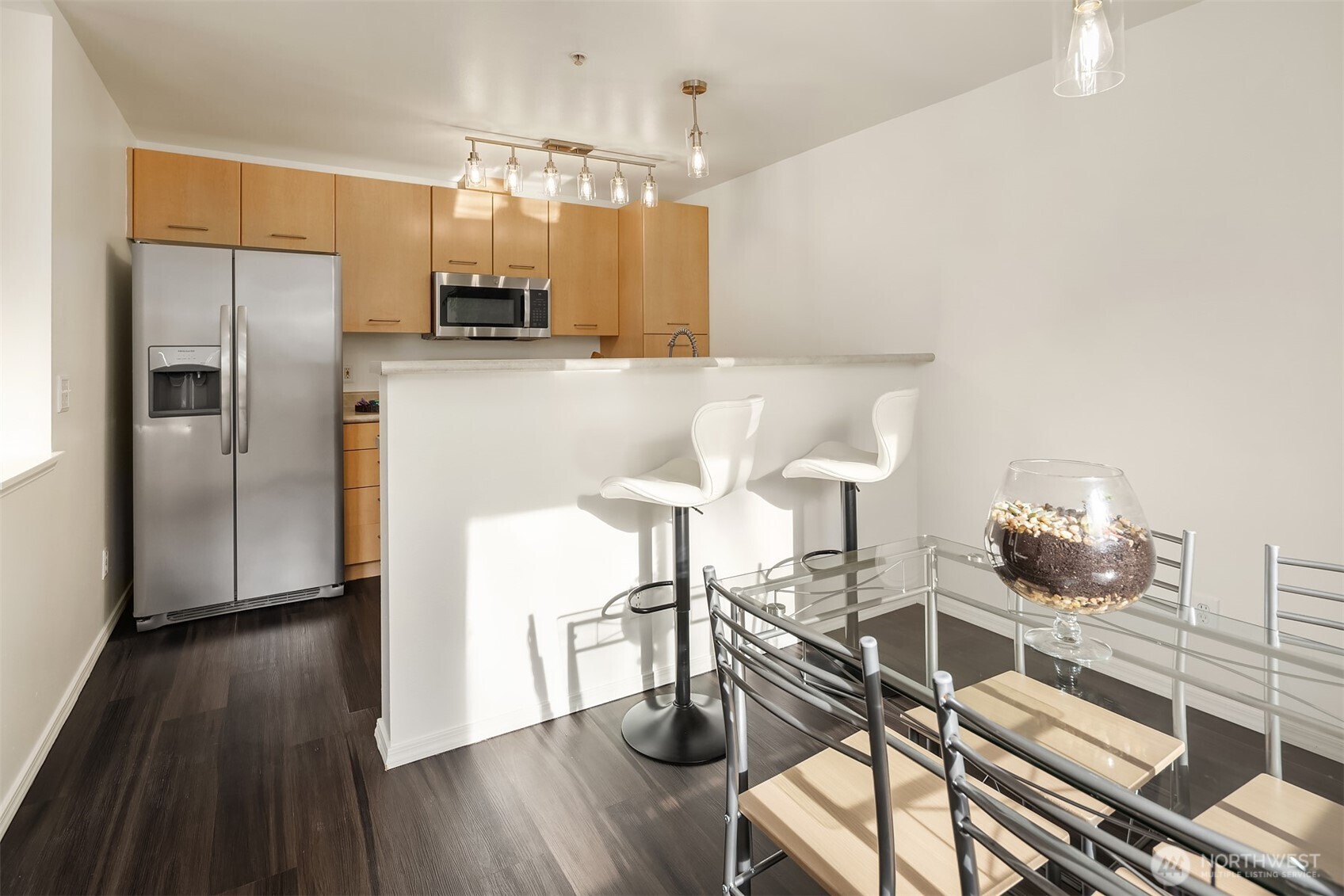 710 240th Way SE #J302, Sammamish, WA 98074