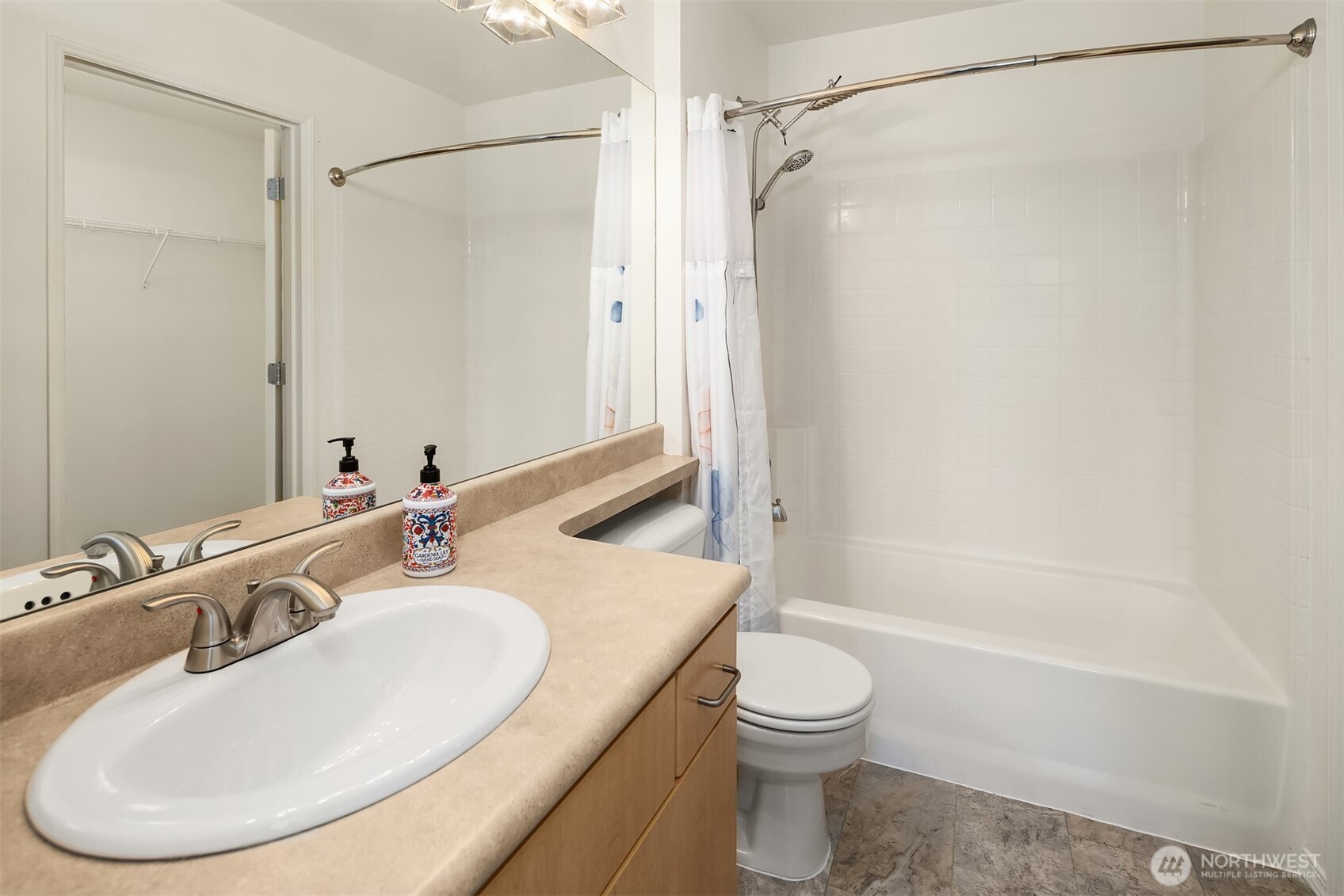 710 240th Way SE #J302, Sammamish, WA 98074