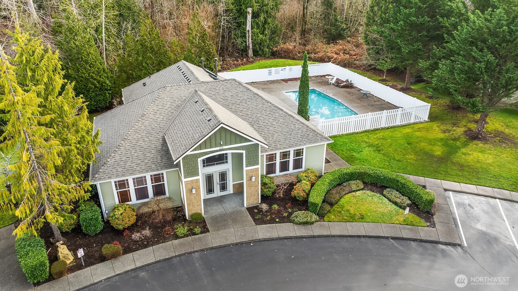 710 240th Way SE #J302, Sammamish, WA 98074