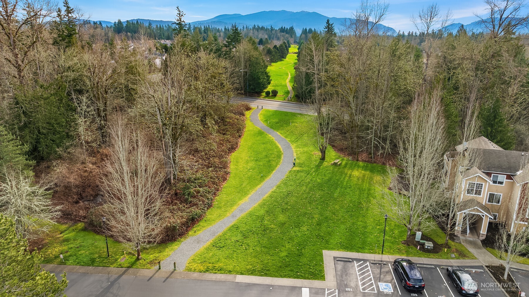 710 240th Way SE #J302, Sammamish, WA 98074