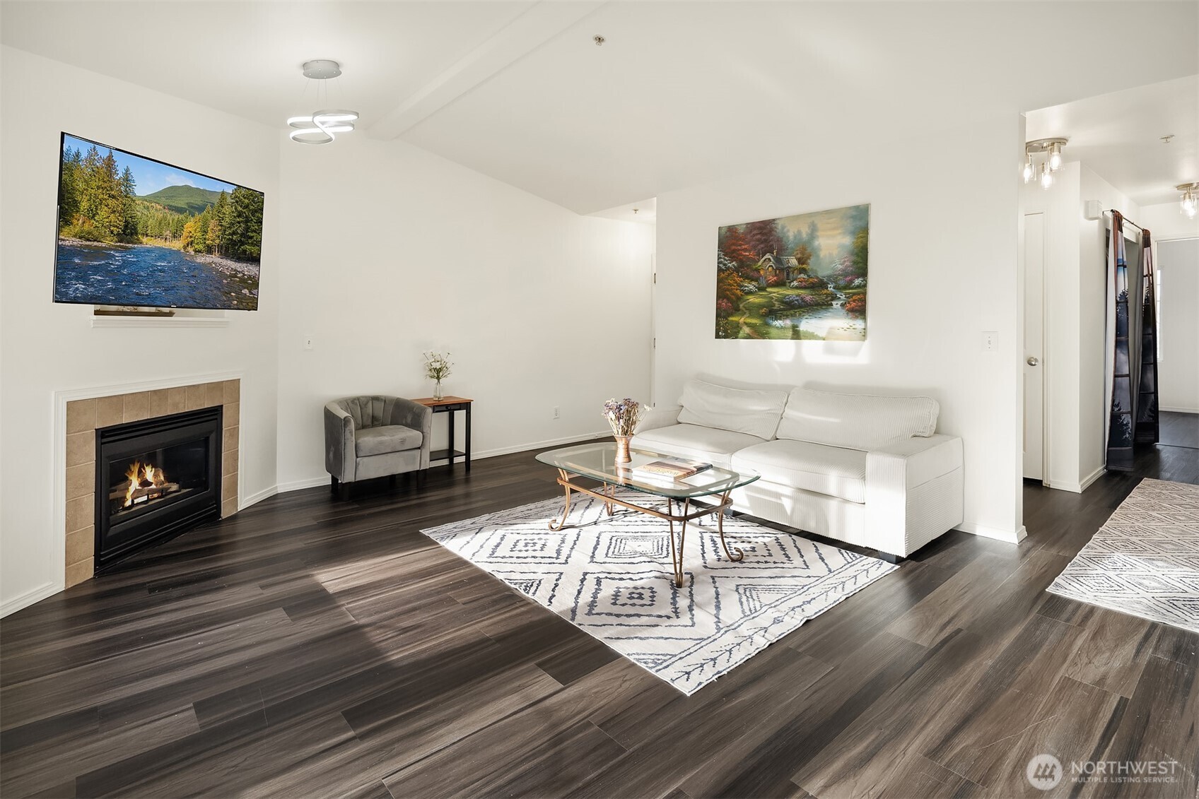 710 240th Way SE #J302, Sammamish, WA 98074