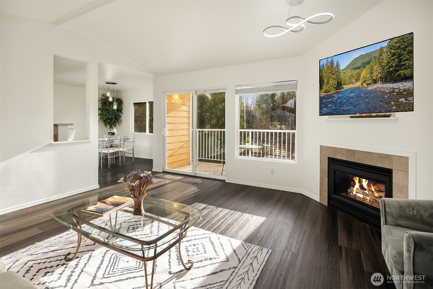 710 240th Way SE #J302, Sammamish, WA 98074