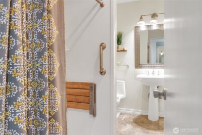 2746 60th Avenue SW #2, Seattle, WA 98116-4715 - Photo 14