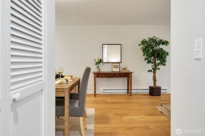 2746 60th Avenue SW #2, Seattle, WA 98116-4715 - Photo 4