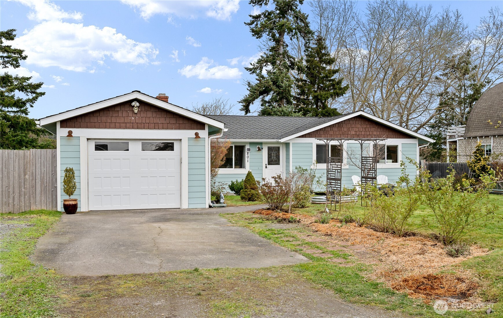 801 Livingston Bay Shore Drive , Camano Island, WA 98282