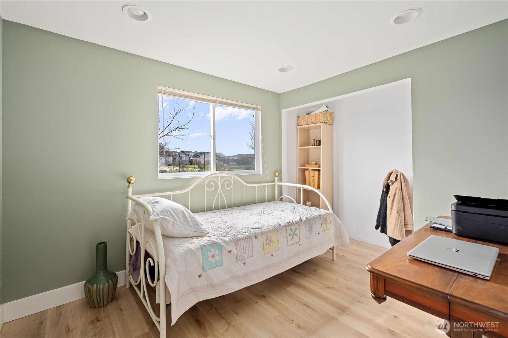 801 Livingston Bay Shore Drive , Camano Island, WA 98282