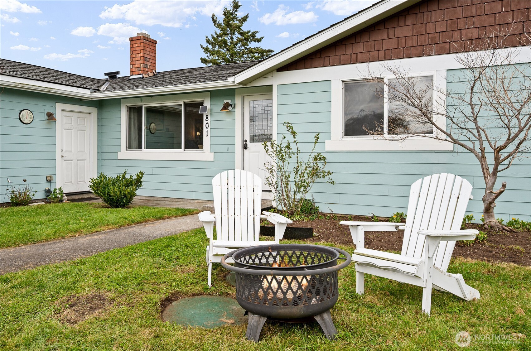 801 Livingston Bay Shore Drive , Camano Island, WA 98282