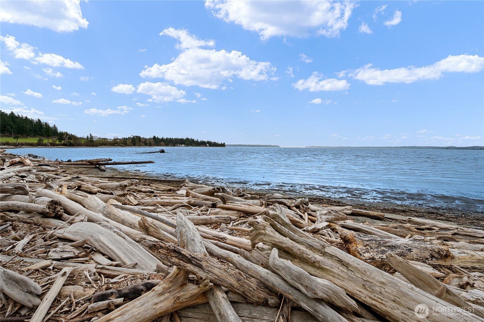 801 Livingston Bay Shore Drive , Camano Island, WA 98282