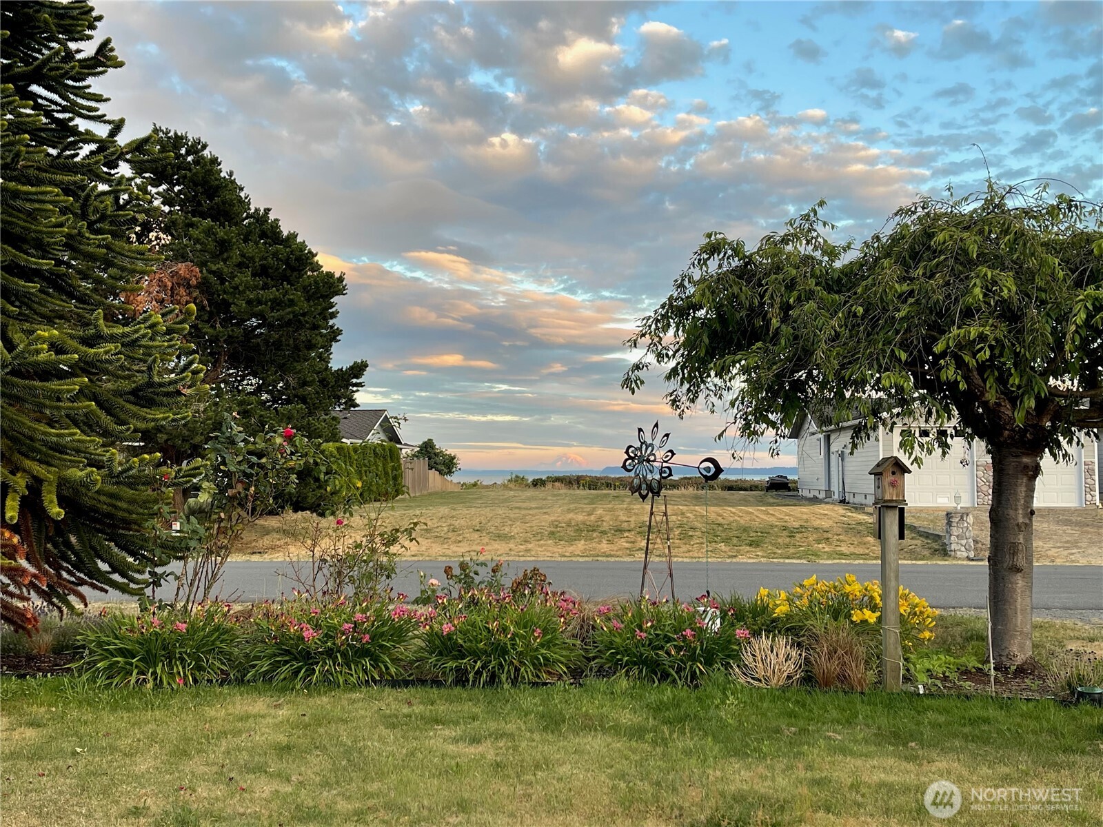 801 Livingston Bay Shore Drive , Camano Island, WA 98282