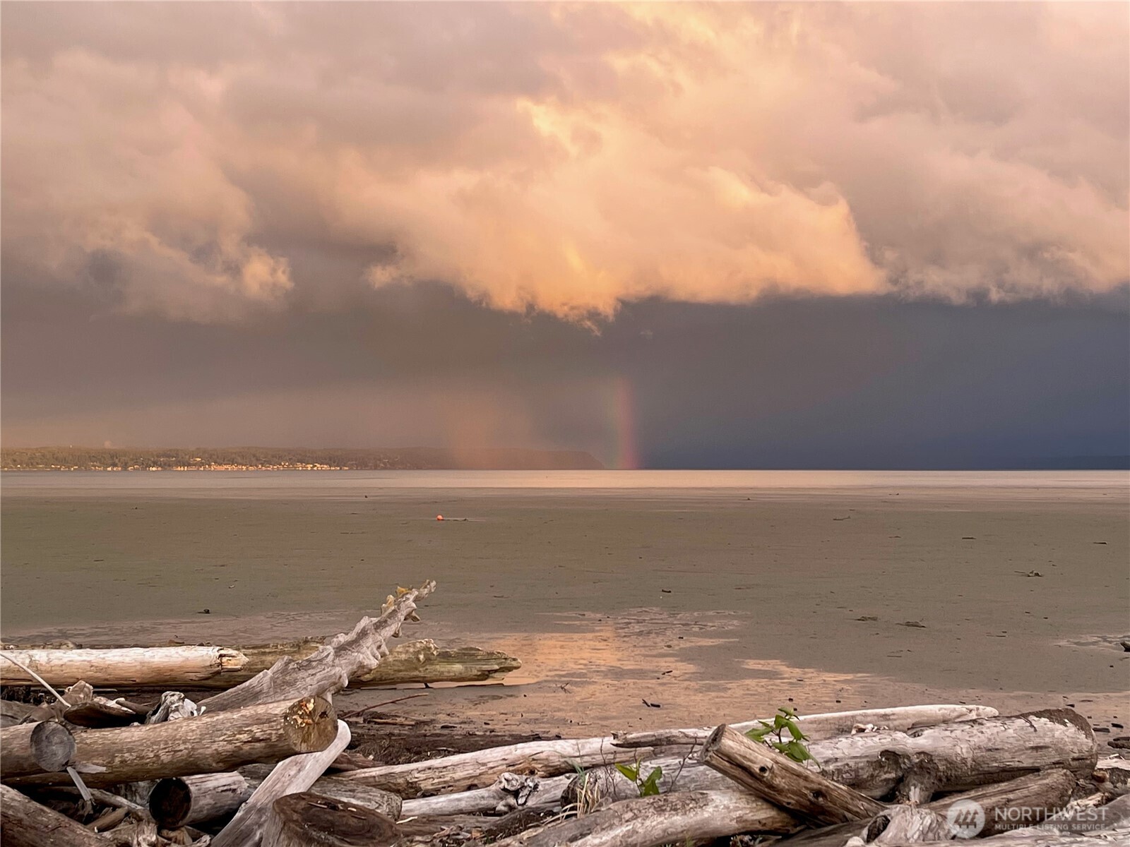801 Livingston Bay Shore Drive , Camano Island, WA 98282