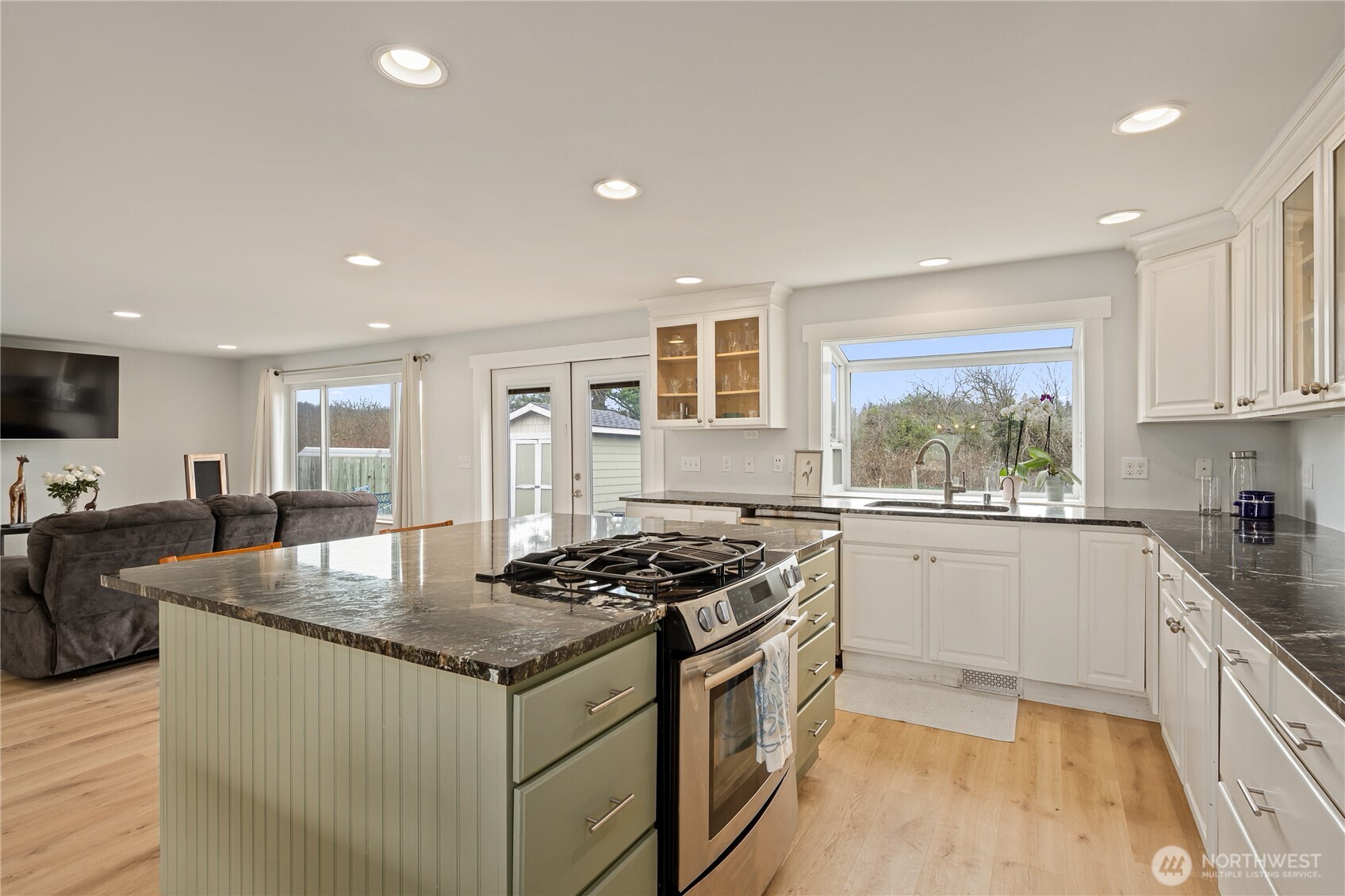 801 Livingston Bay Shore Drive , Camano Island, WA 98282