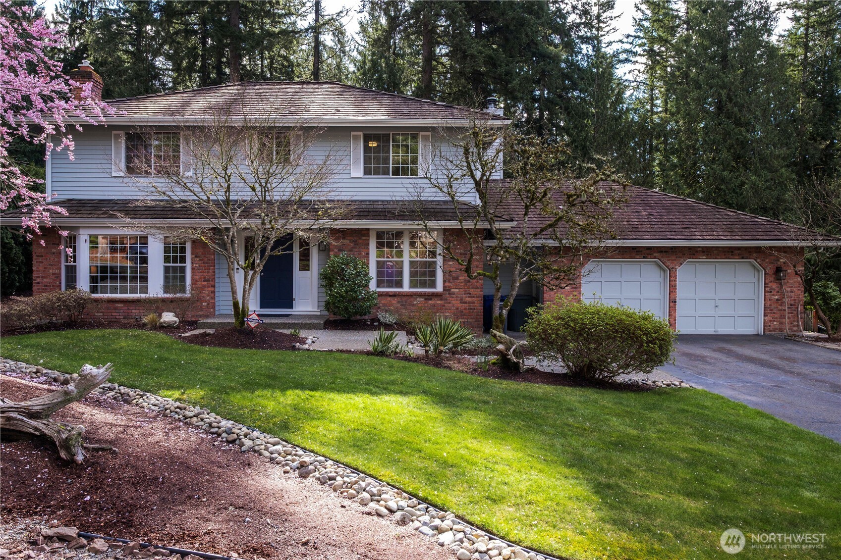 24229 NE 7th Place , Sammamish, WA 98074-3627