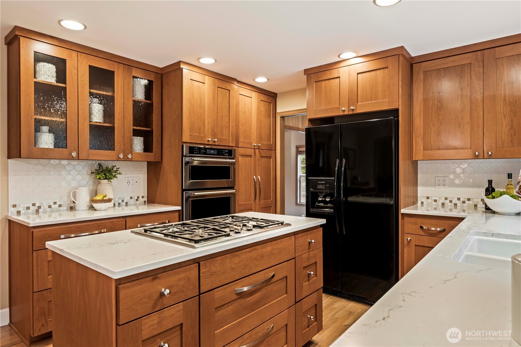 24229 NE 7th Place , Sammamish, WA 98074-3627