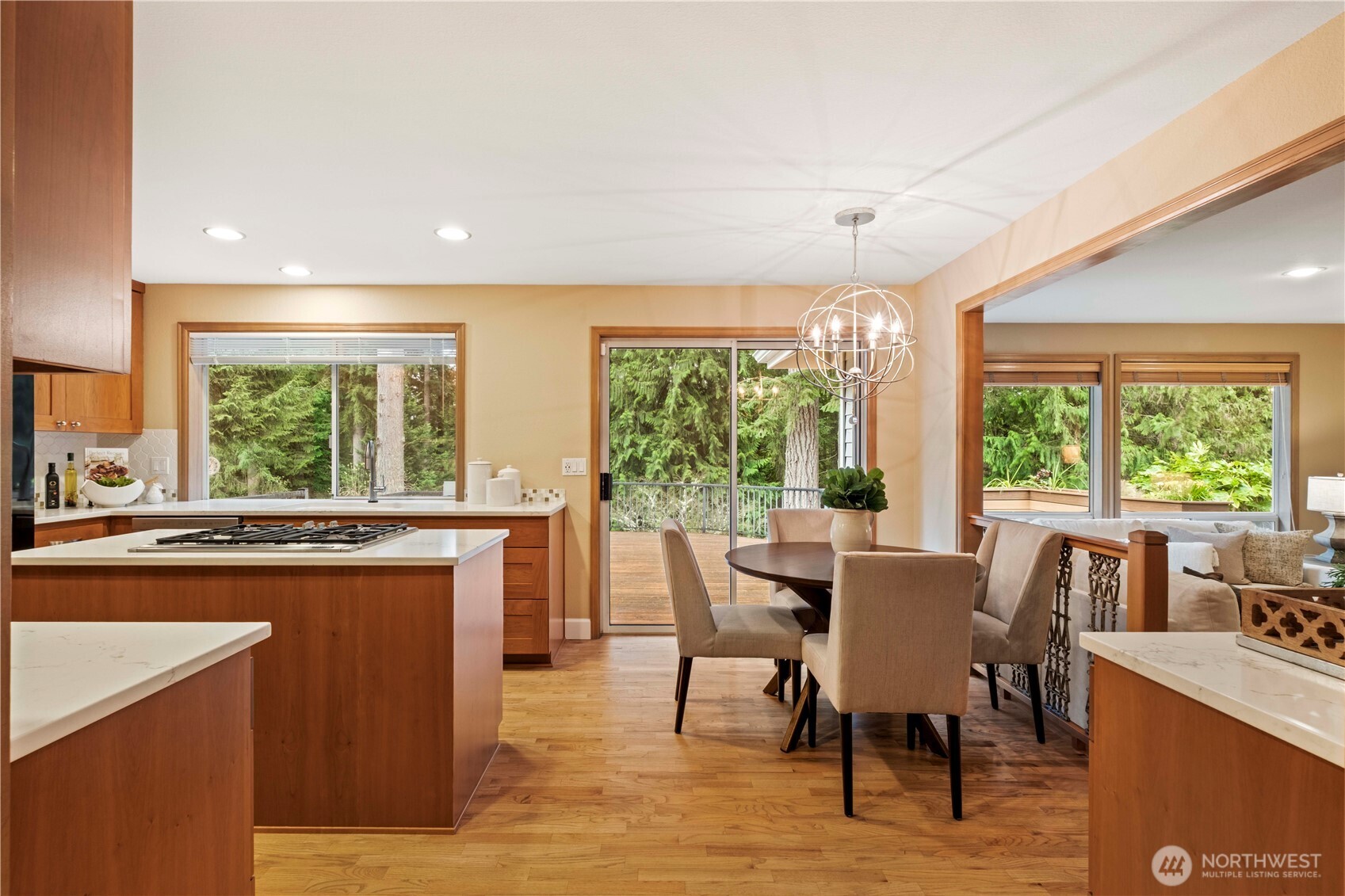 24229 NE 7th Place , Sammamish, WA 98074-3627