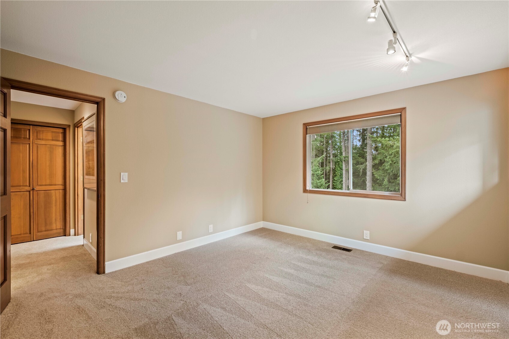 24229 NE 7th Place , Sammamish, WA 98074-3627