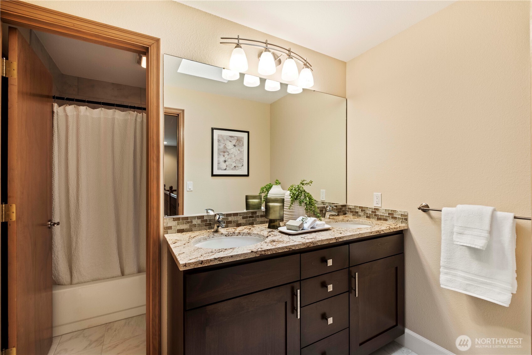 24229 NE 7th Place , Sammamish, WA 98074-3627