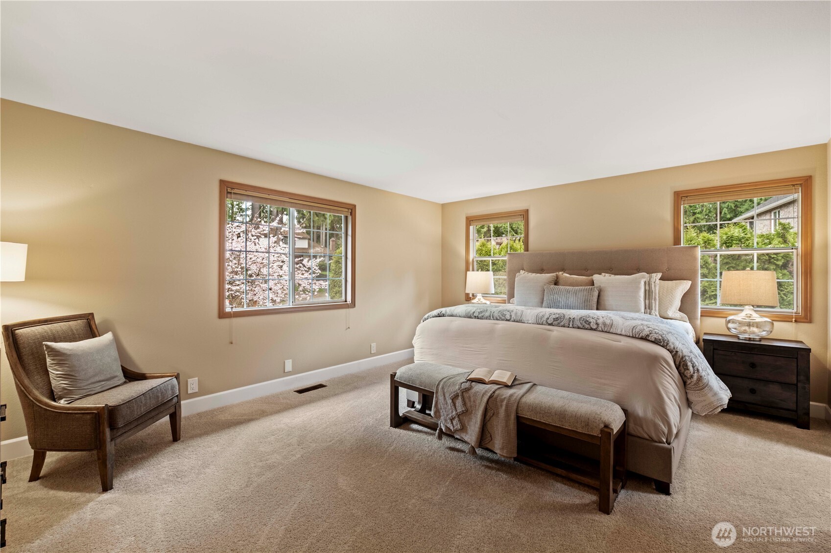 24229 NE 7th Place , Sammamish, WA 98074-3627