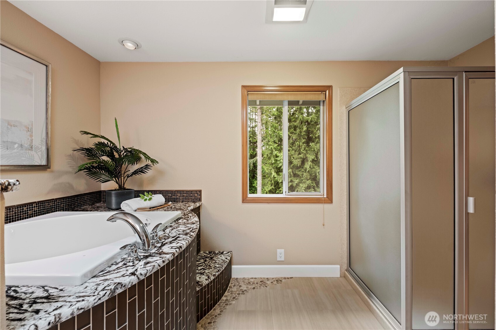 24229 NE 7th Place , Sammamish, WA 98074-3627