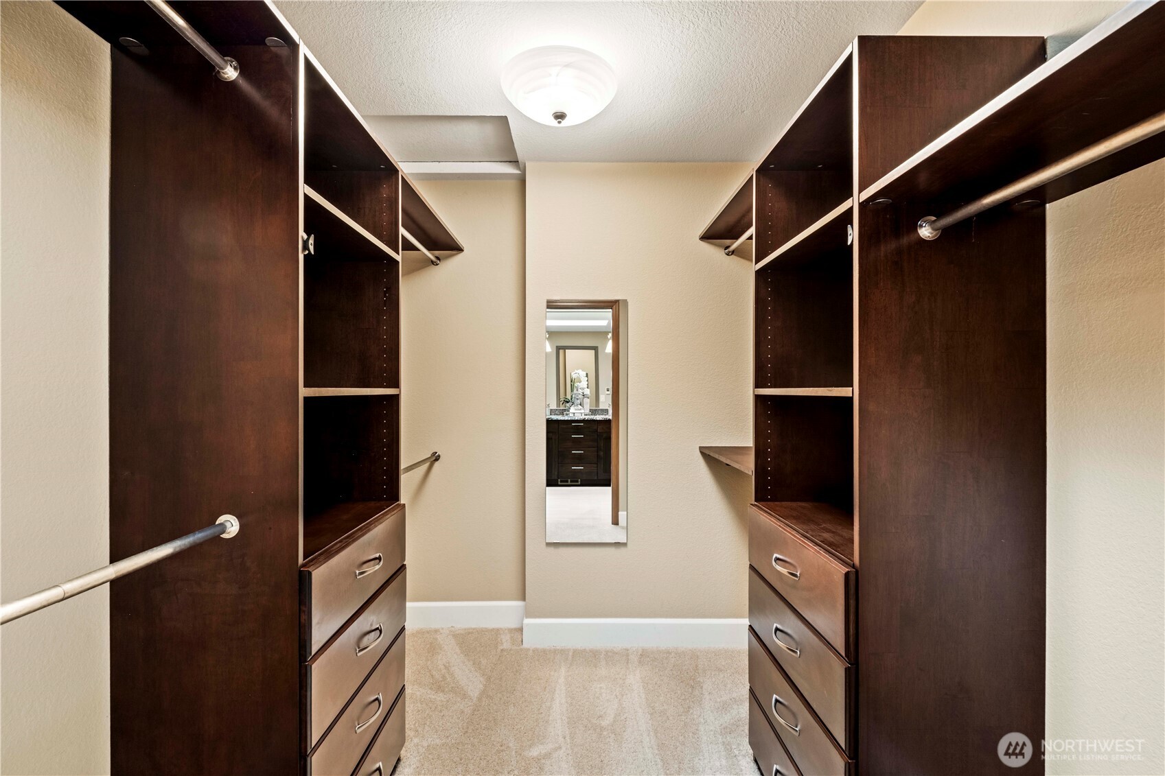 24229 NE 7th Place , Sammamish, WA 98074-3627