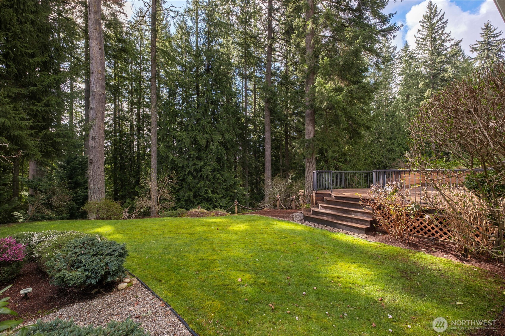 24229 NE 7th Place , Sammamish, WA 98074-3627