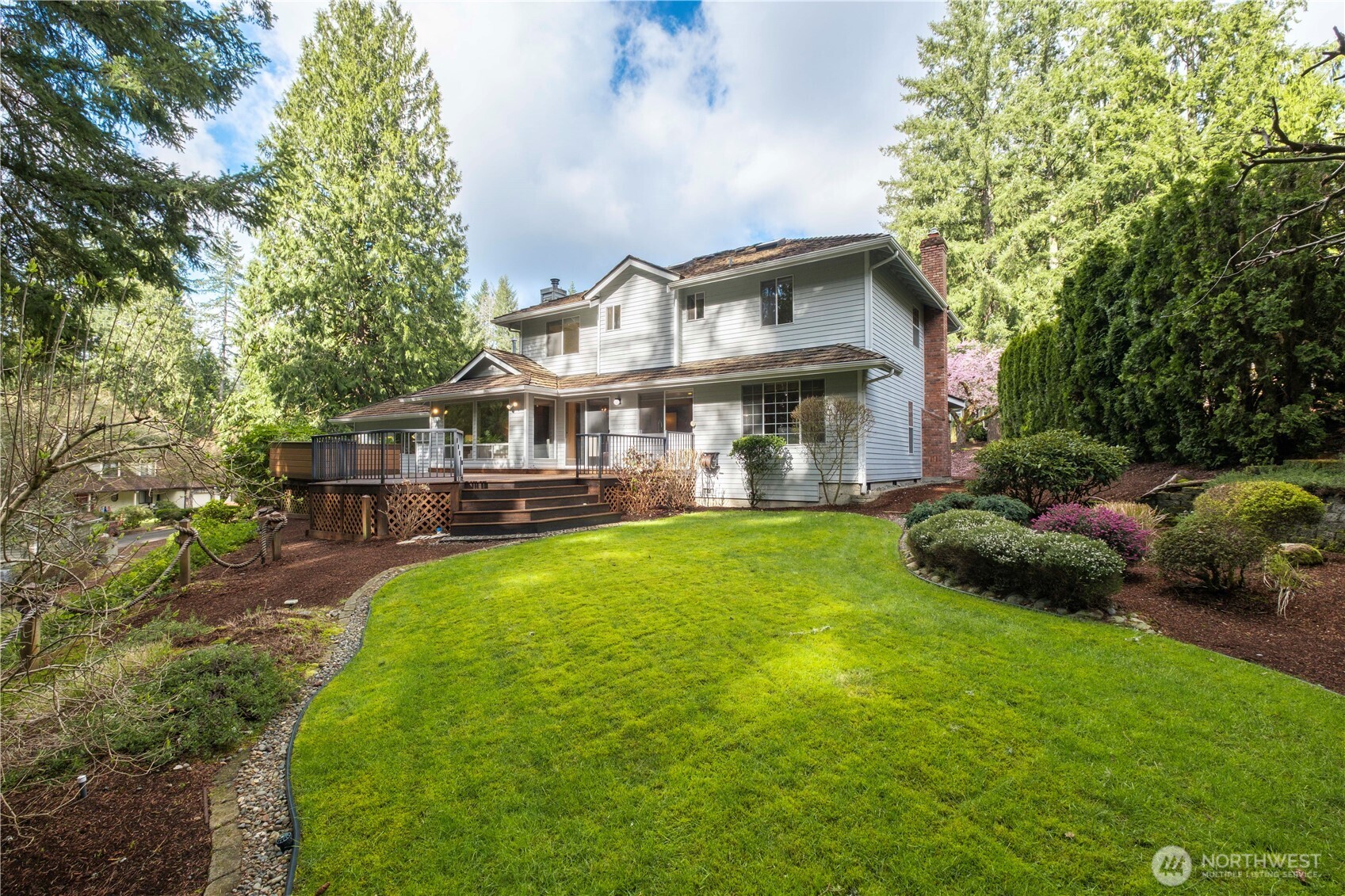24229 NE 7th Place , Sammamish, WA 98074-3627
