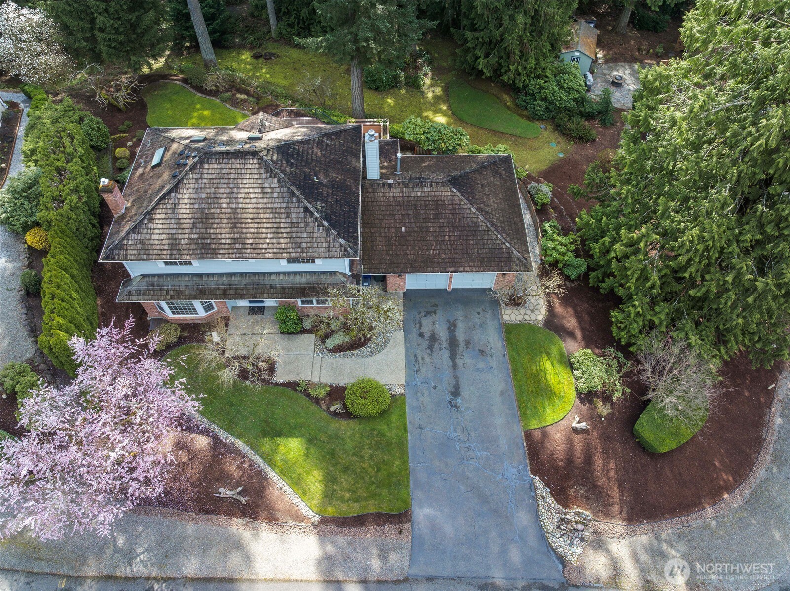 24229 NE 7th Place , Sammamish, WA 98074-3627