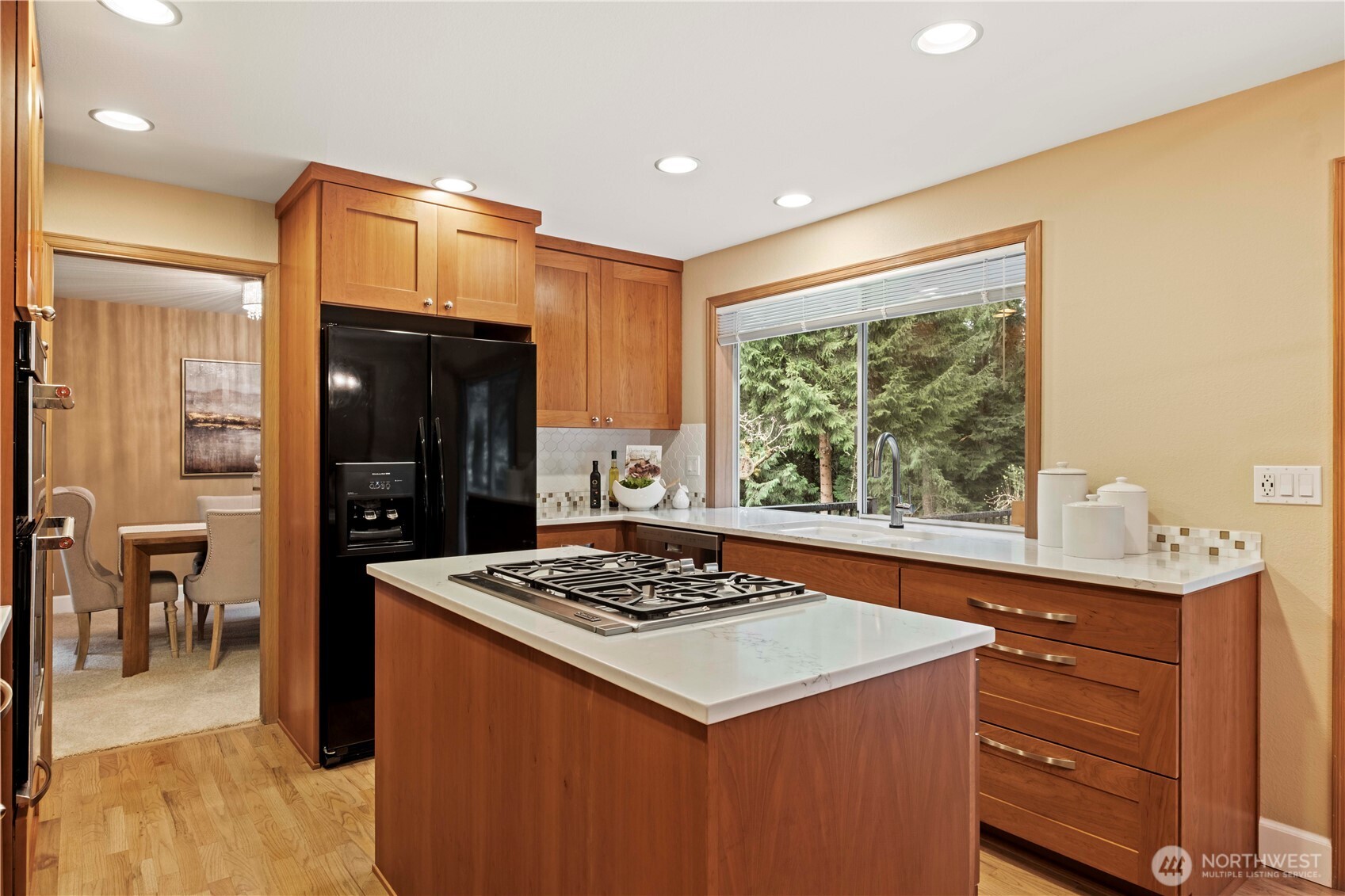 24229 NE 7th Place , Sammamish, WA 98074-3627
