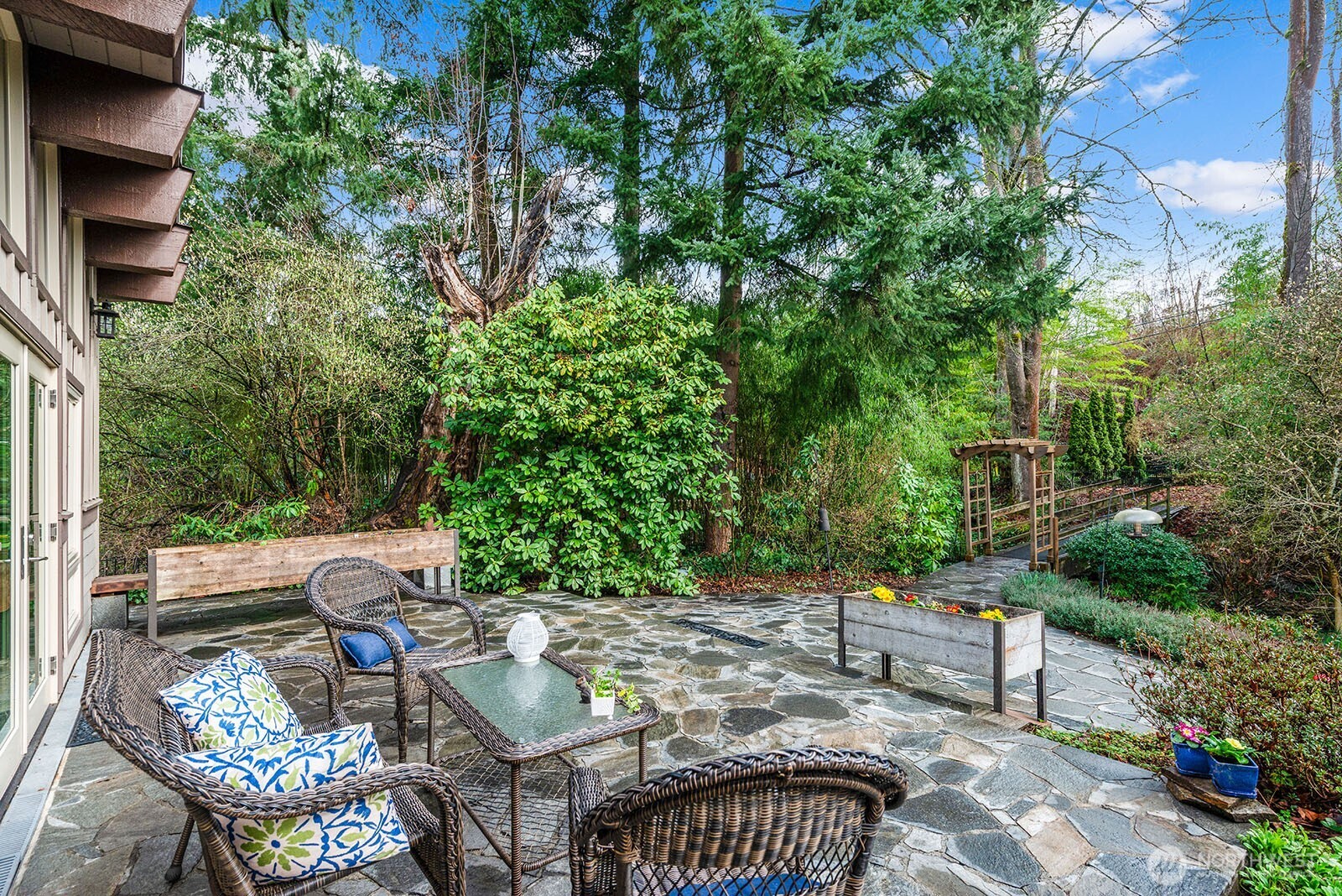 16 Cascade Key , Bellevue, WA 98006