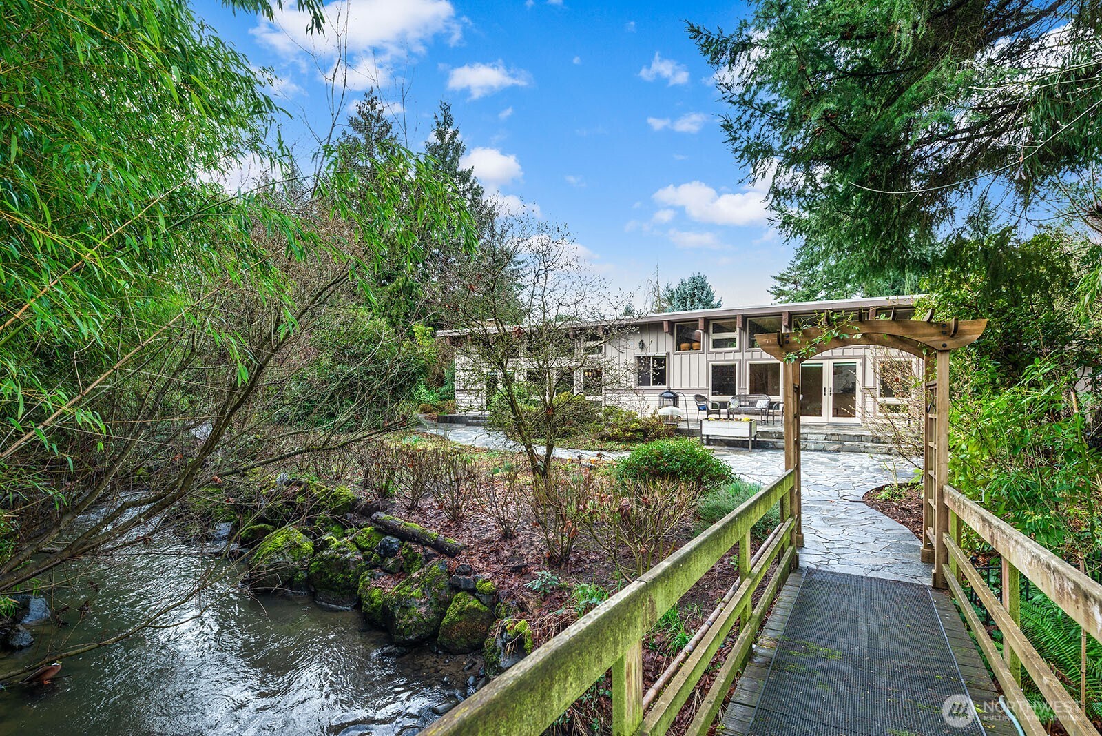 16 Cascade Key , Bellevue, WA 98006