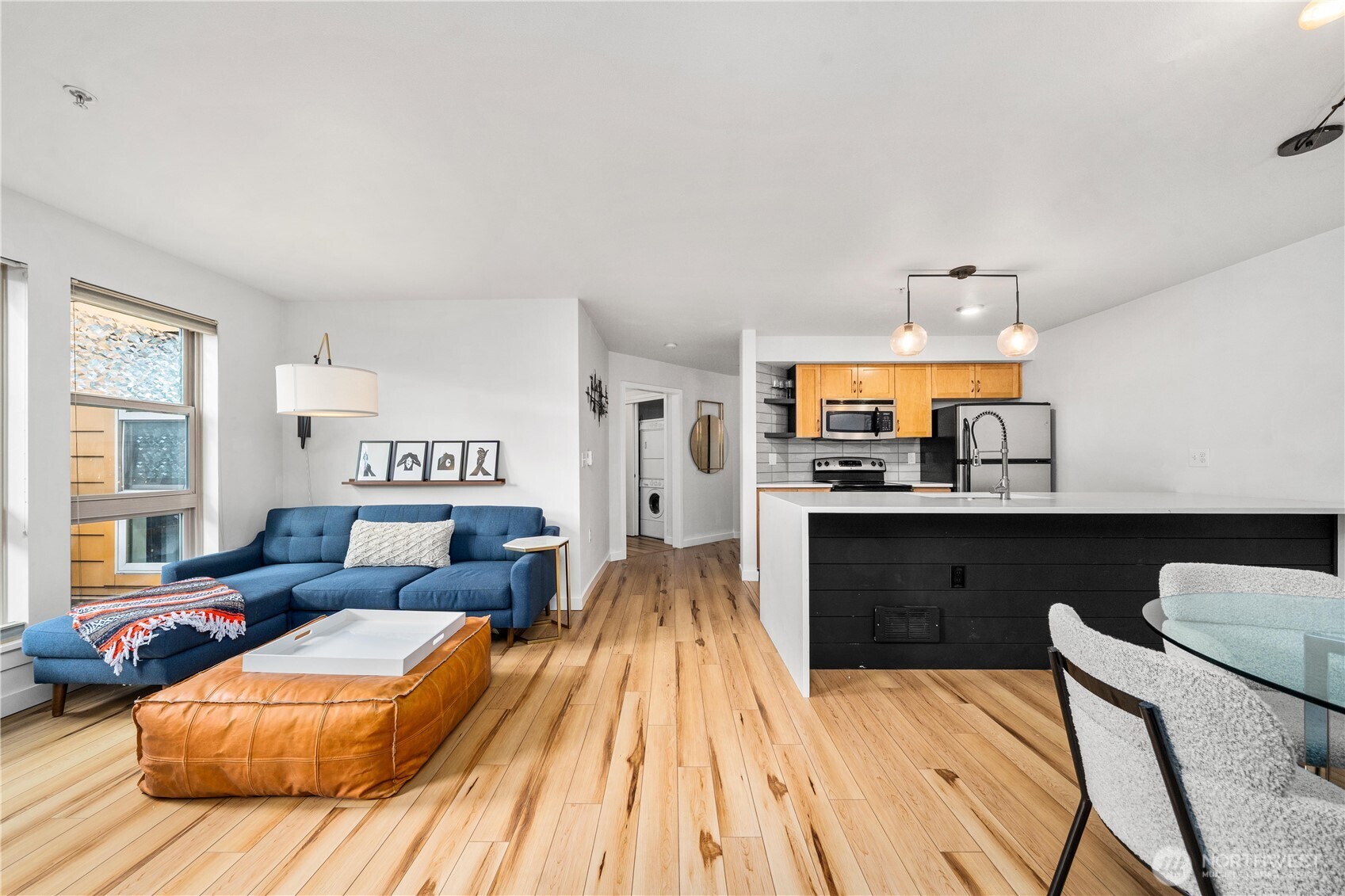 827 Hiawatha Place S #204, Seattle, WA 98144