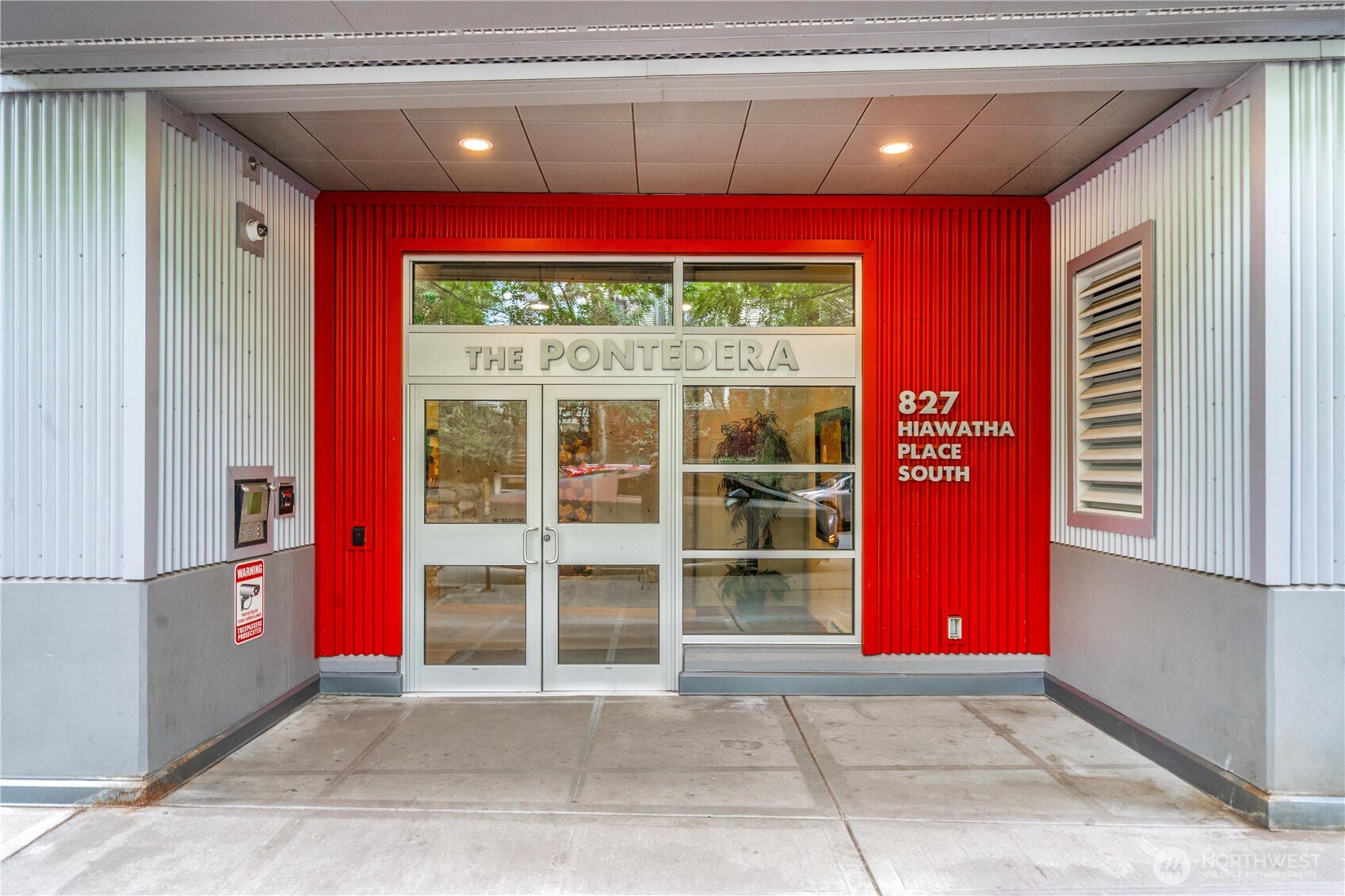 827 Hiawatha Place S #204, Seattle, WA 98144