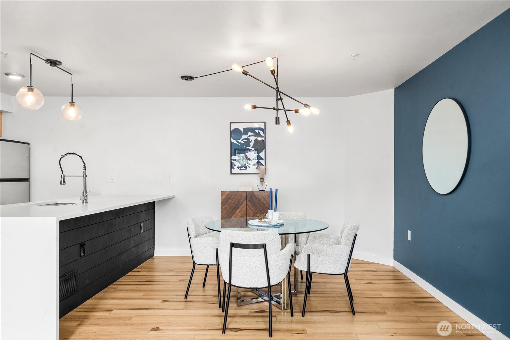 827 Hiawatha Place S #204, Seattle, WA 98144