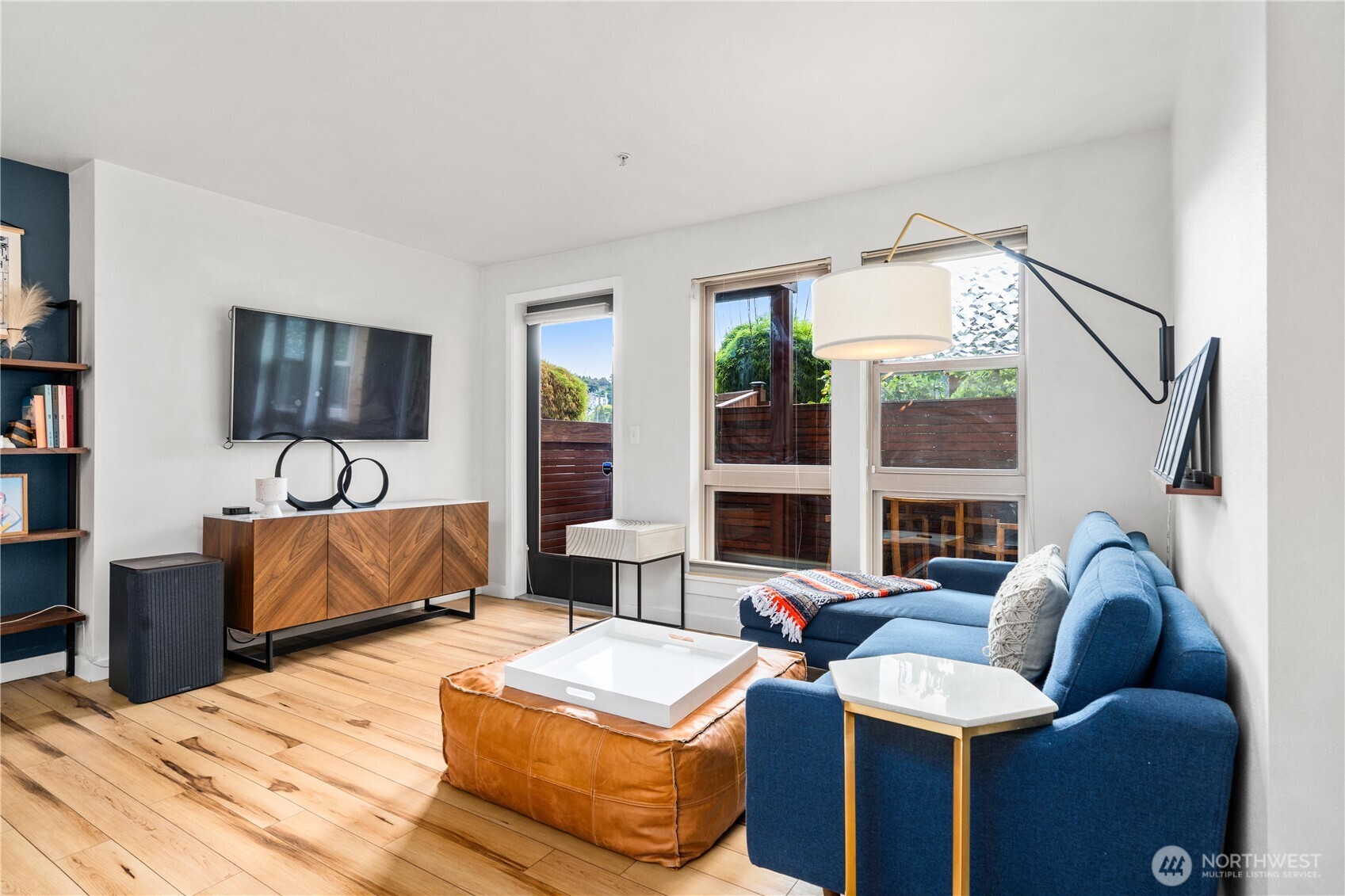 827 Hiawatha Place S #204, Seattle, WA 98144